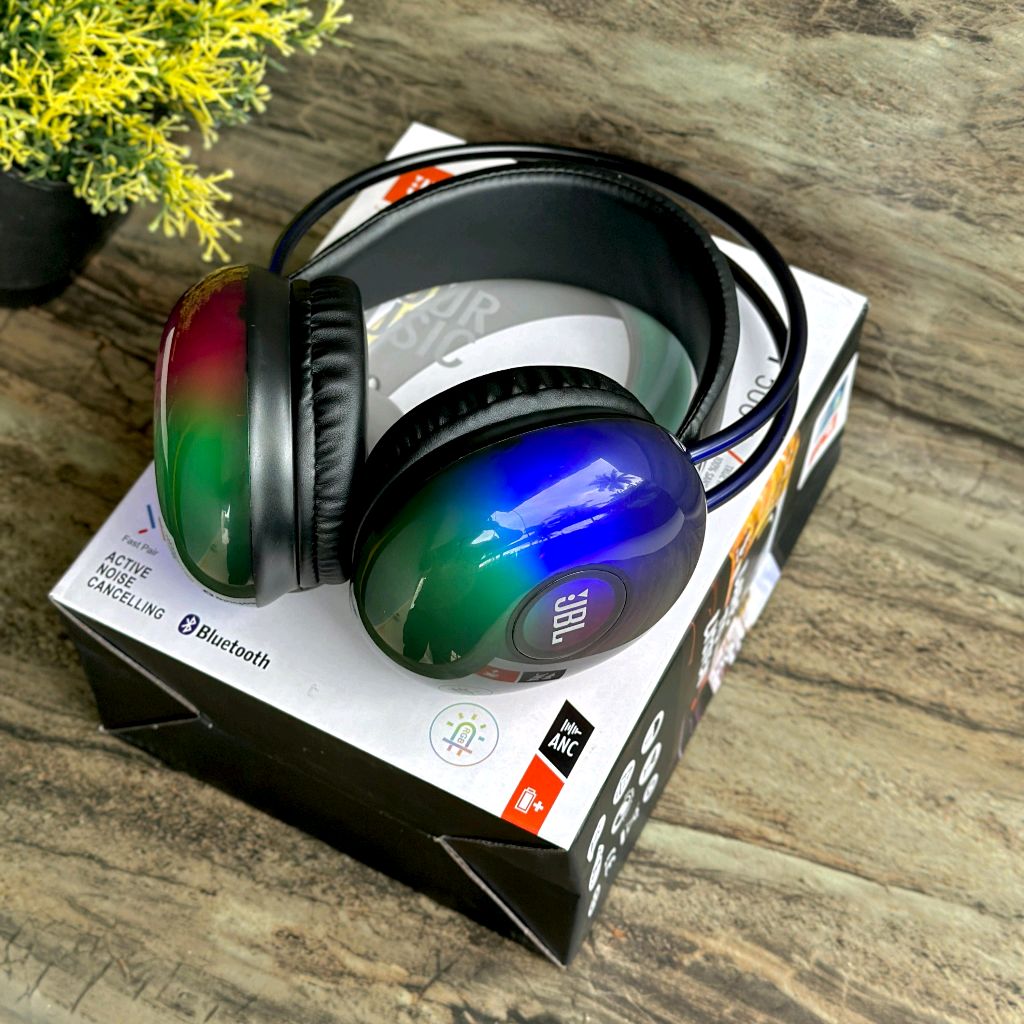 Black JBL LED Bluetooth over-ear headphones; source identifies model PPT860, not verified as LED 008